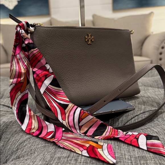 Tory Burch Bag Kira Grey Pebbled Leather Top-Zip Crossbody - Picture 3 of 17